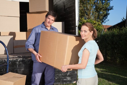 Local moving support for boxes and furniture in Queens Park